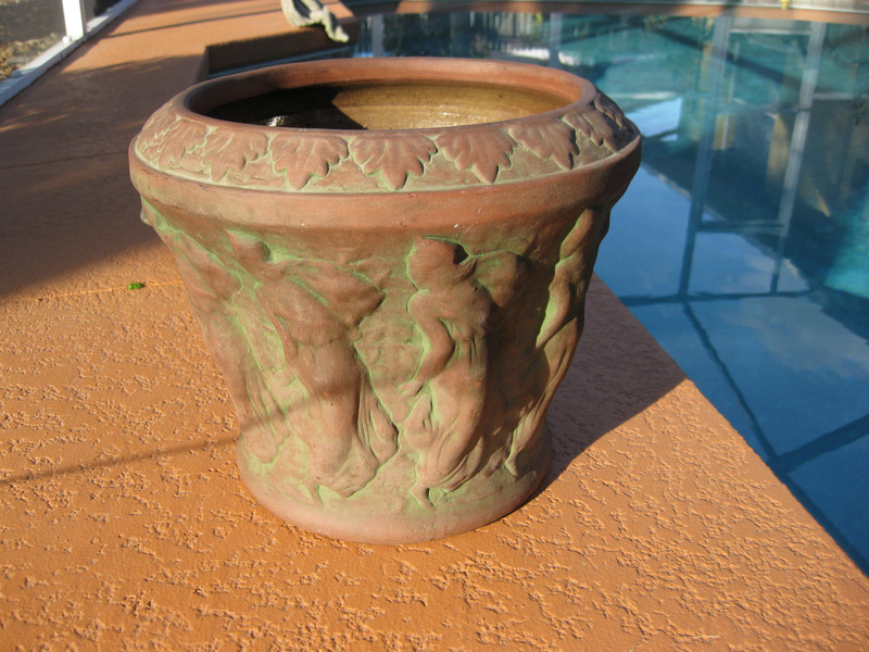 Peters & Reed Moss Aztec Jardiniere Rare Springtime Virgins 10 x 11.5  Nouveau 
