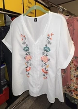 SHEIN Curve 2XL Ivory Blouse with Embroidery 