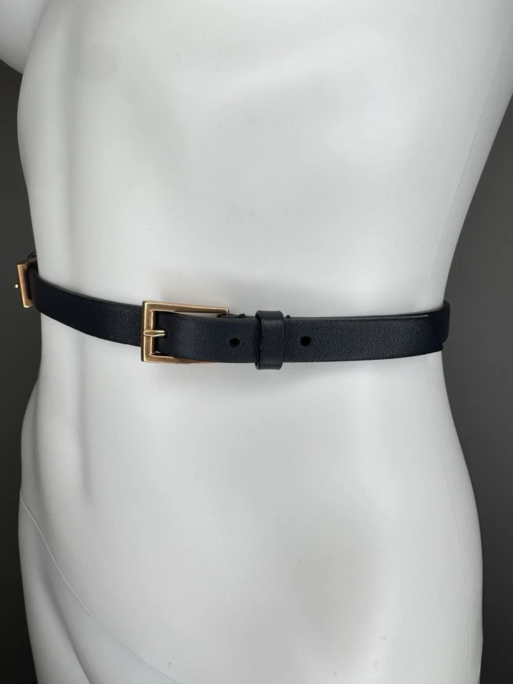 Cinturón ajustado Prada talla S M cuero negro herrajes oro rosa Foto 3 de 4