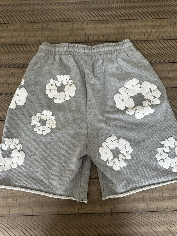 Pantalones Cortos Denim Tears The Cotton Wreath Gris, Talla Pequeña (Usados Una Vez) Foto 2 de 4