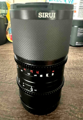 SIRUI Saturn 50mm 1.6x ANAMORPHIC Lens Sony E Blue Flare + Hoya Closeup Filters