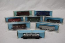 Lot Of 8 ATLAS Tool Co. Inc Model Trains, Cattle Car, Box Cars  MORE 