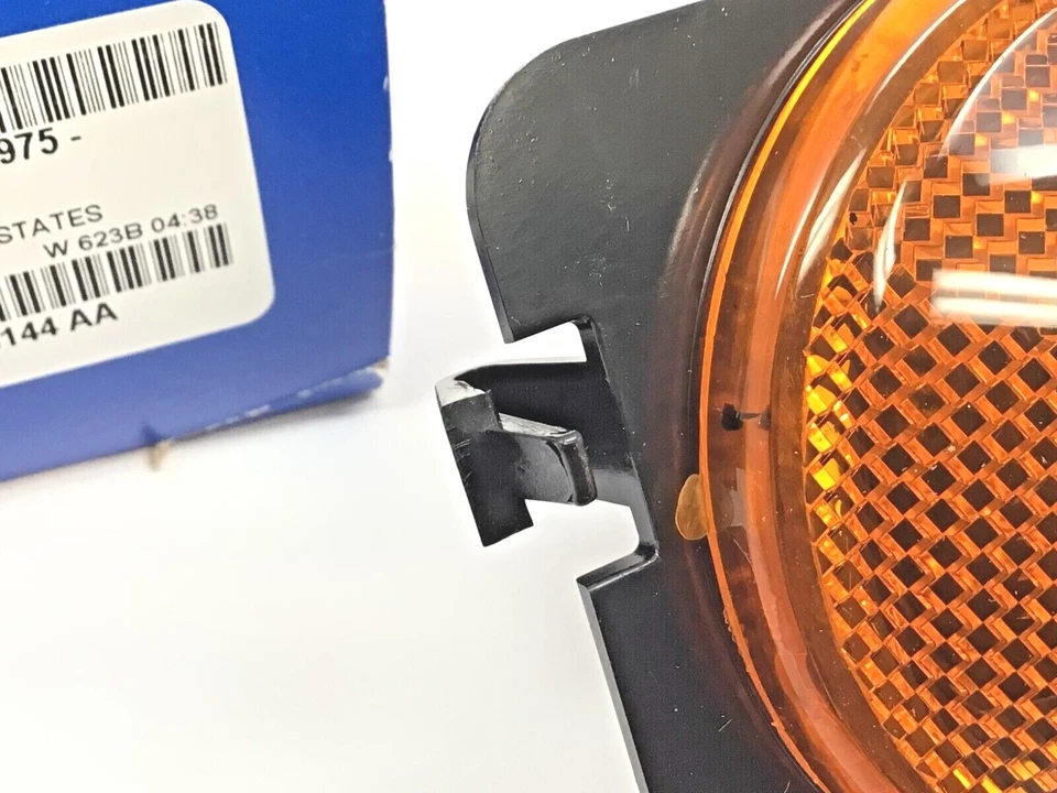 Jeep Wrangler 2007-2018 conjunto de lámpara marcadora lateral para pasajero derecho OEM 55078144AA Foto 3 de 4