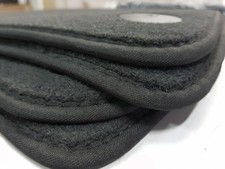 4tlg Fußmatten für Mercedes E-Klasse W210 Bj.1995-2003 Schwarz Velours 