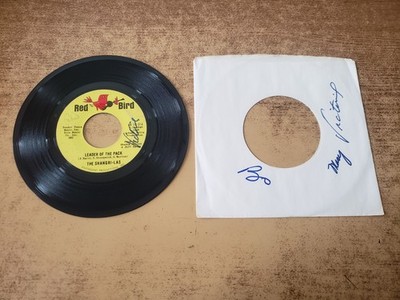 G'TEED Victoria, Bo & Mary hand signed 1960s VG  Shangri-Las Leader Of Pack 45