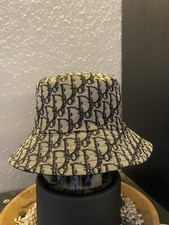christian dior hut