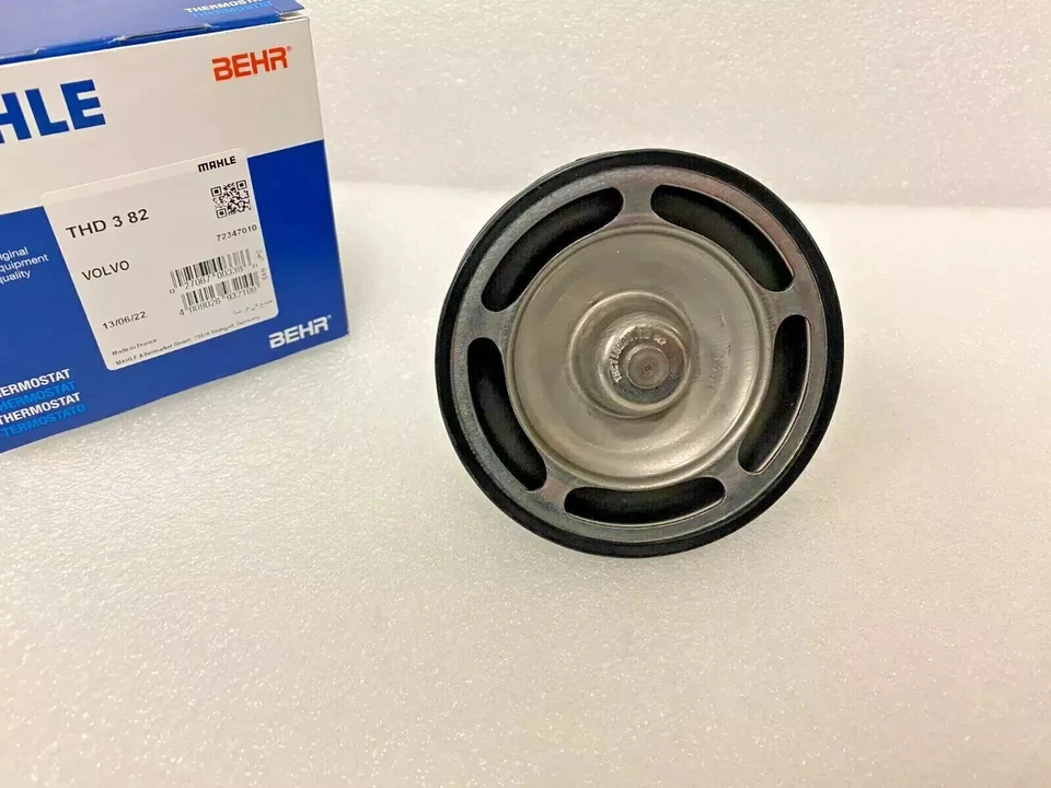 Termostato refrigerante VOLVO D13 21613426 genuino MAHLE hecho en Alemania Foto 3 de 4