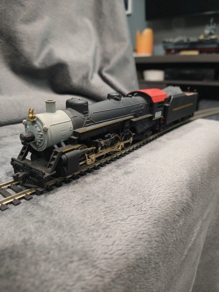 HO Scene Master by Life Like Mikado 2-8-2 Pennsylvania 689 Locomotive & Tender - Image 4 of 4