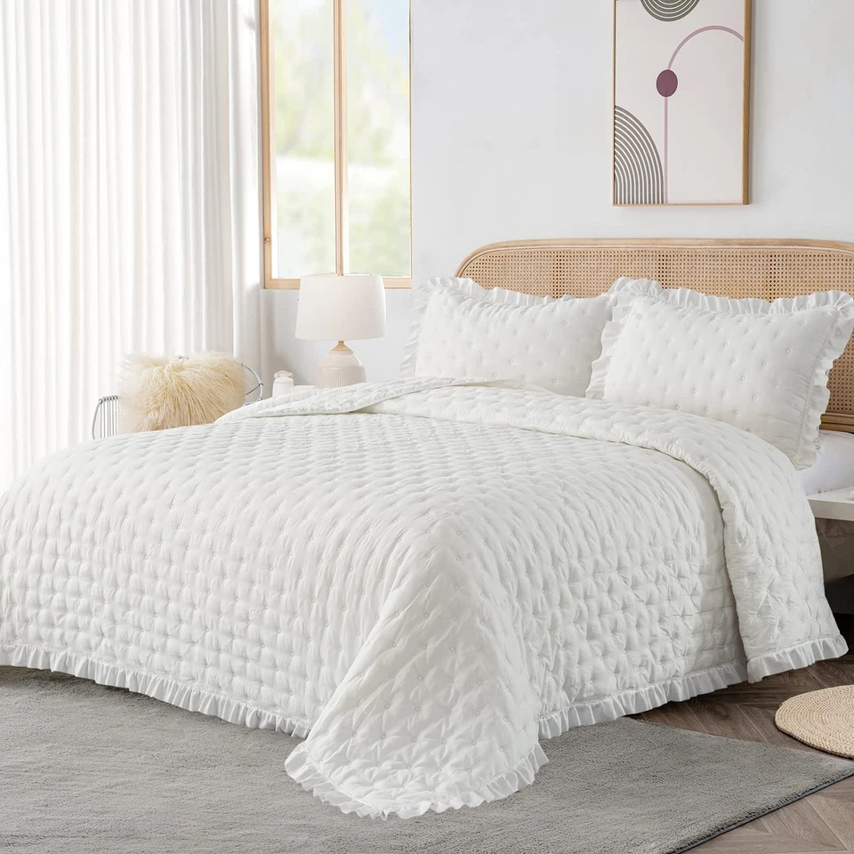 2-Piece Twin Quilt Set - Soft Warm Ultrasonic Reversible Pleated Ruffled Cove... - Image 3 of 4