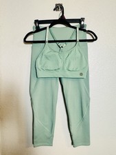 Light Green Sports Bra Leggings Set Stretch Pockets Athletic