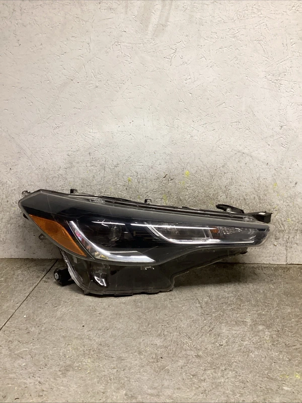 2022-2025 TOYOTA COROLLA CROSS RIGHT RH PASSENGER SIDE HEADLIGHT OEM 811100A230