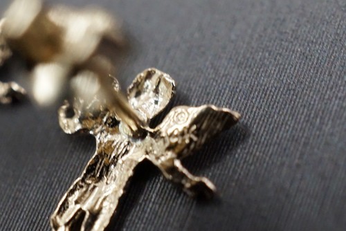 ¡Pendientes de tachuelas de ángel bebé de oro amarillo liso de 14 K!! (#1106991) - Imagen 6 de 9