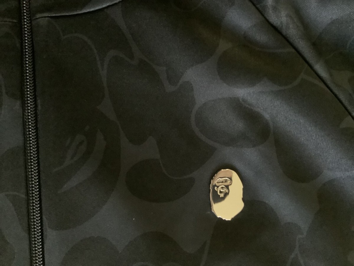 Authentic ape bape solid camo relaxed fit shark full zip Authentic ape bape solid camo relaxed fit shark full zip