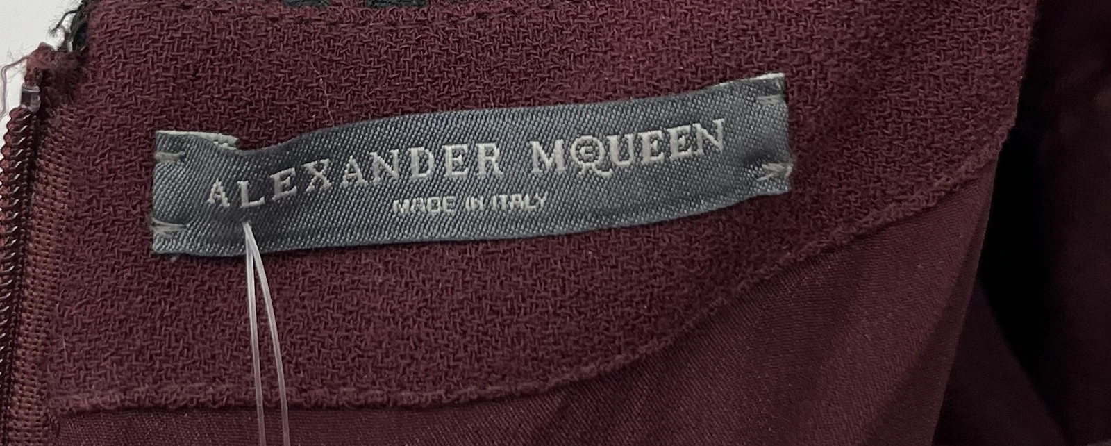 Abito a linea Alexander McQueen 2012 nero viola pizzo vita in peplum taglia 44