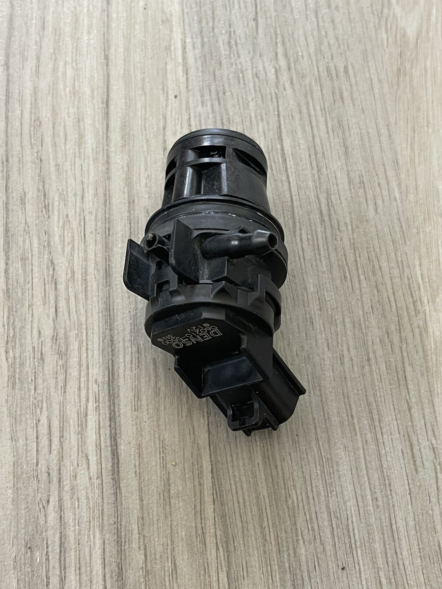 カズポン5151です。 10-13 OEM Suzuki Kizashi Windshield Washer Pump | eBay