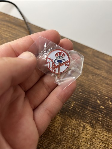 ⚾️ Pin de solapa de los Yankees de Nueva York para sombreros, camisas, chalecos o regalo de béisbol vintage - Imagen 3 de 3