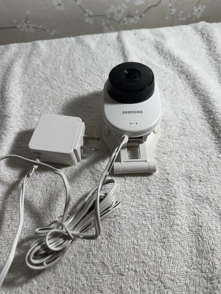 Samsung 8NH-E6413BN Smart Cam Security Camera AC Adapter Included - Image 3 of 4