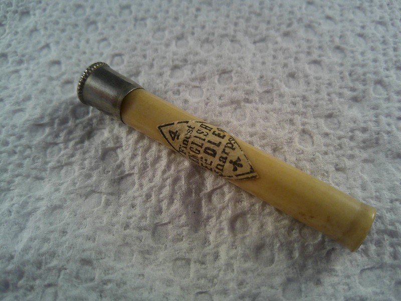 Antique Rare Bakelite finest English Needle Case Holder 2" unsure of needles