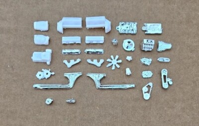 MPC 1/25 1967 PONTIAC GTO WEEKEND WARRIOR ENGINE AND RELATED PARTS