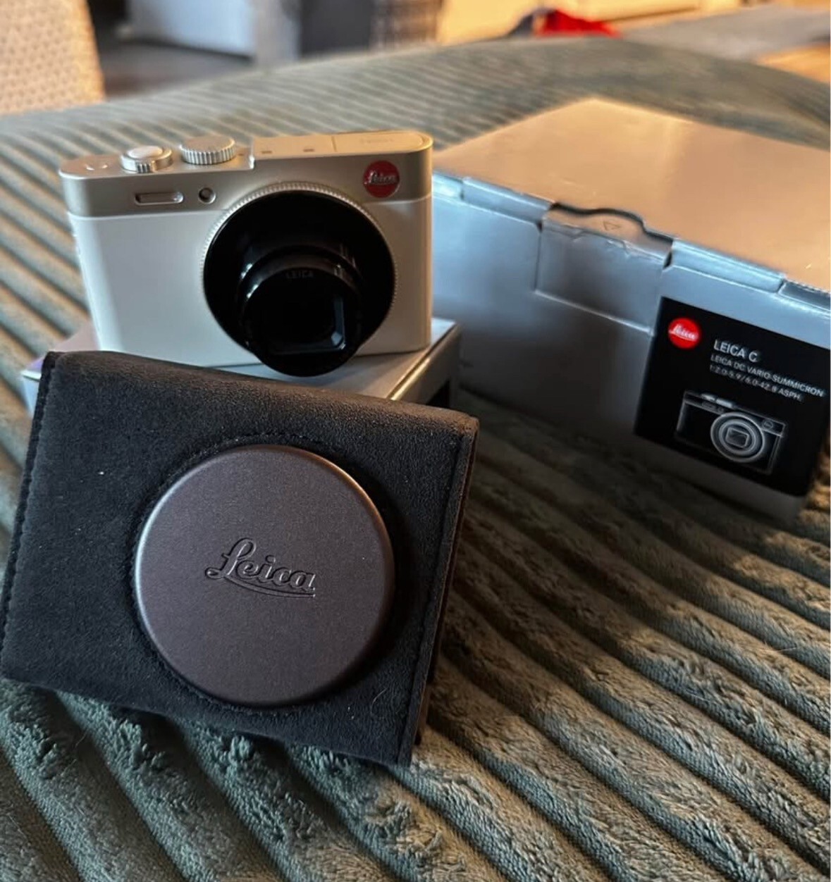 MINT - Leica c typ 112 camera with red (almost brown) case and all accessories