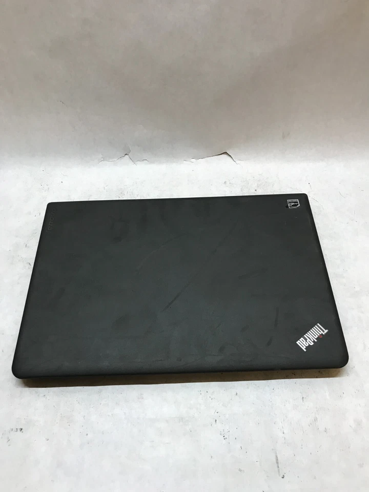 Lenovo ThinkPad E555 15" Laptop AMD A6-7000 2.2GHz 4GB RAM NO HDD/OS NO BATT -DW - Image 3 of 4