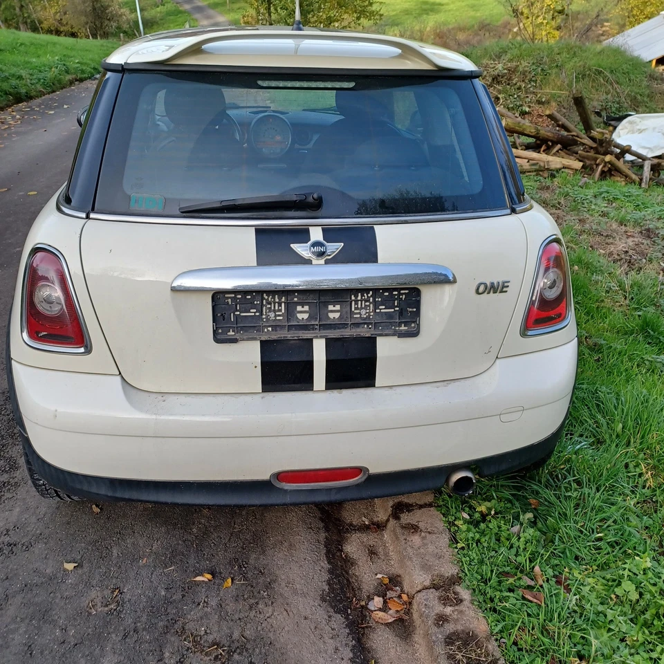 MINI Cooper One R56 1.4 75PS TÜV 10/27 - Bild 4 von 4