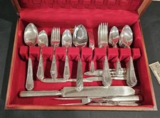 Vintage Wm. Rogers Mfg. Co. Extra Plate Silverplate Flatware Set in Red Case...