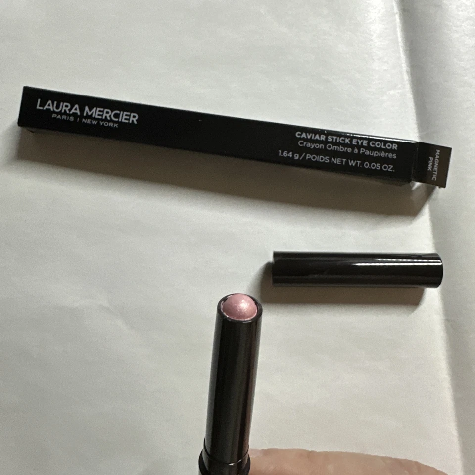 Barra de caviar Laura Mercier color de ojos rosa brillante magnético 0,05 oz Foto 3 de 3