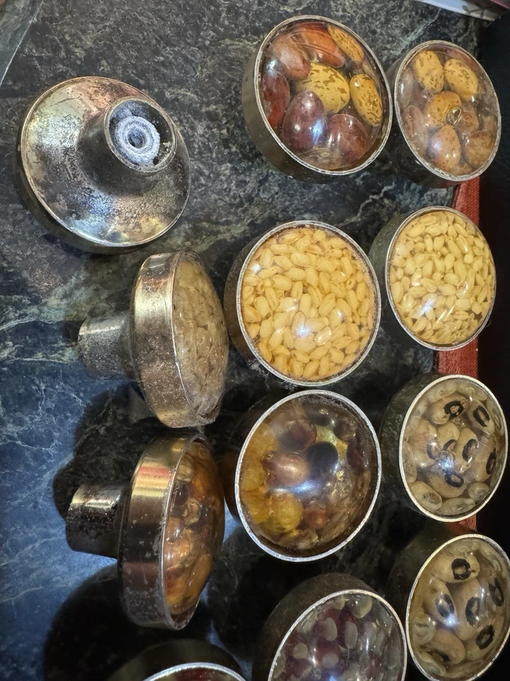 Vintage Set of 18 Resin Drawer Pulls Mid Century Hardware - Image 4 of 4