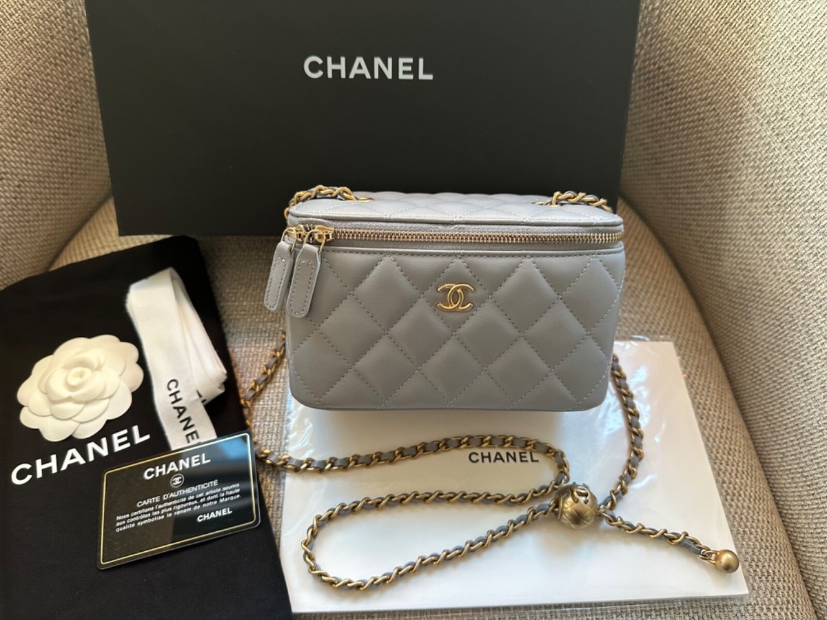NIB 100%AUTH CHANEL Classic Grey Lambskin Pearl Crush Long Vanity