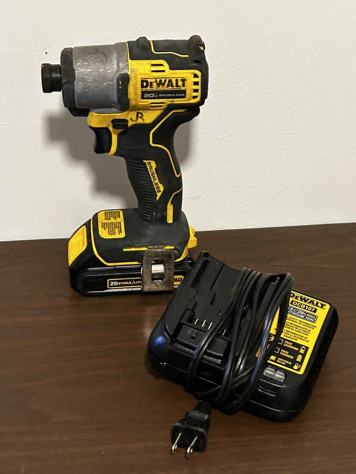 DeWalt DCF840 20V MAX Cordless Brushless 1/4” Impact Driver W Battery