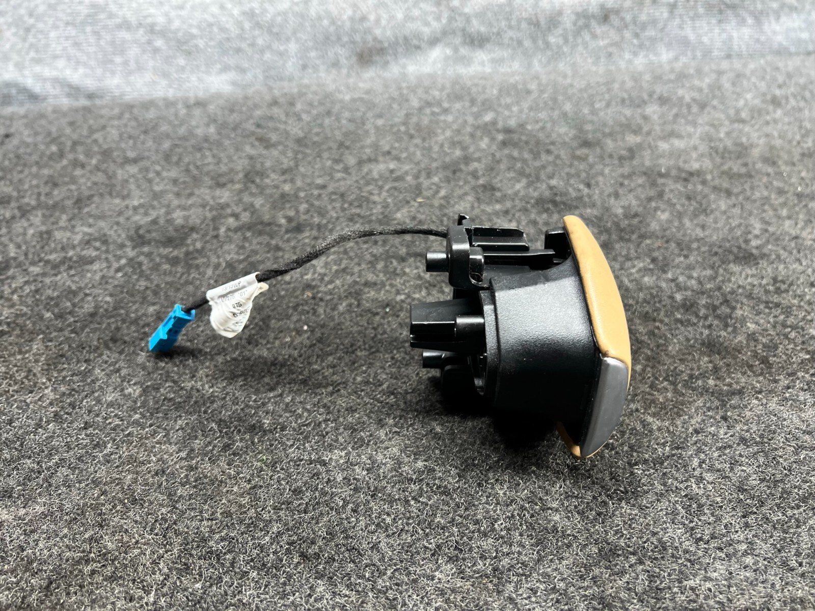 MERCEDES W218 CLS550 E350 CENTER CONSOLE ARM REST ARMREST CUP HOLDER