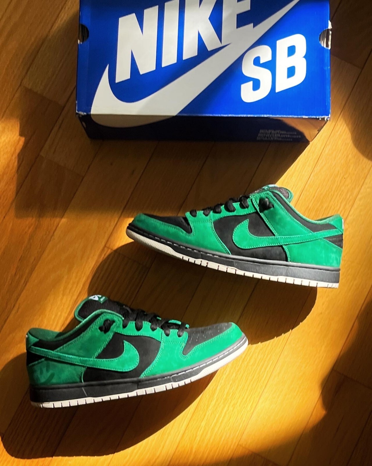 nike sb dunk low green lantern