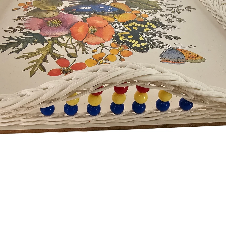 Bandeja de café da manhã vintage década de 1970 linha floral real borboleta vime branco Inglaterra 18" - Imagem 4 de 4