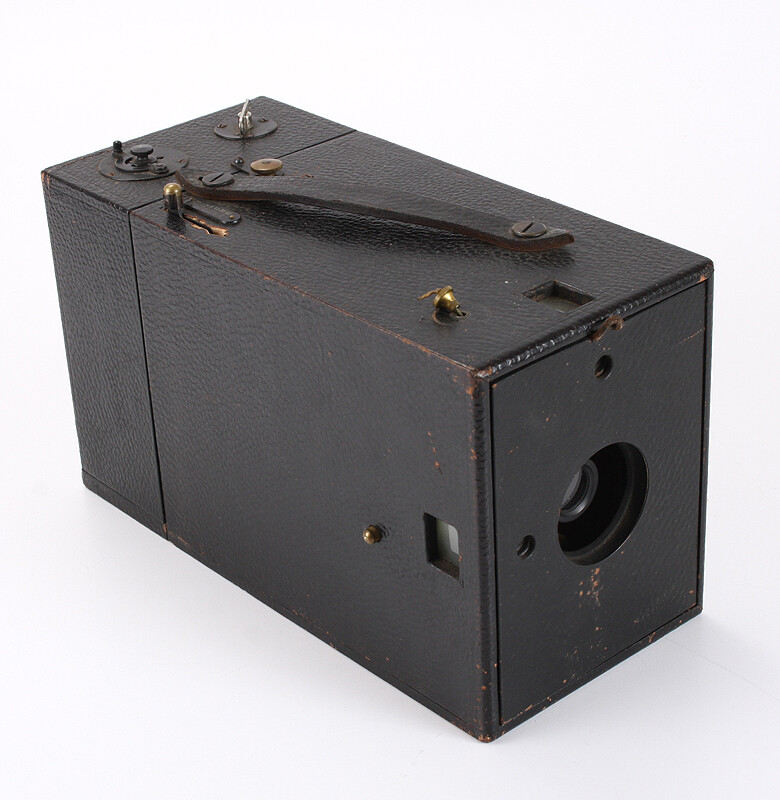 KODAK C DAYLIGHT, WITH WORN CARDBOARD BOX, WRAPPER, CASE + KODAK C DAYLIGHT, WITH WORN CARDBOARD BOX, WRAPPER, CASE +