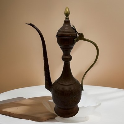 VTG Copper Ethed Hand Made Middleastern Pitcher Ewer Tea Coffee Pot Holder W/Lid