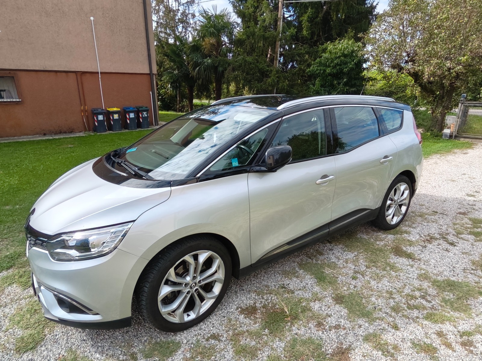 Renault Grand Scénic 1.5 dCi 110 CV EDC "Zen" – 7 POSTI – Motore 48.000 km (Fatt foto 2