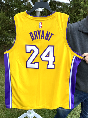ウェア Kobe Bryant 24 Lakers Swingman Jersey s-l400.jpg