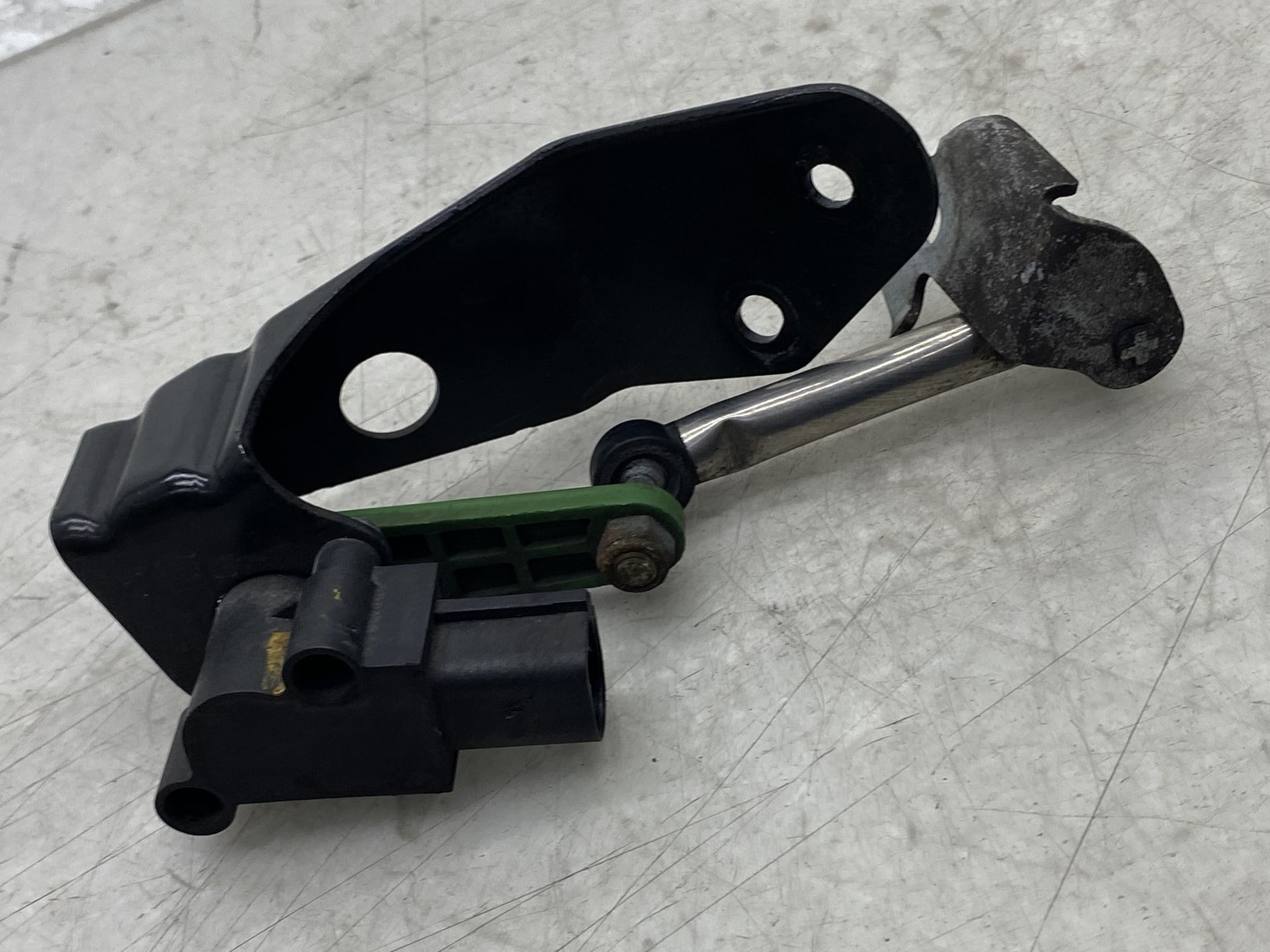 Bentley Flying Spur 2013-2018 REAR+RIGHT Ride height sensor