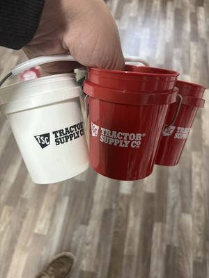 #ad #ad Tractor Supply Mini Buckets White and Red 4 Pk. Brand New Sealed $23.00