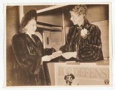 Sonja Henie Buys A Defense Bond In New York City WWII Military Large Press Photo