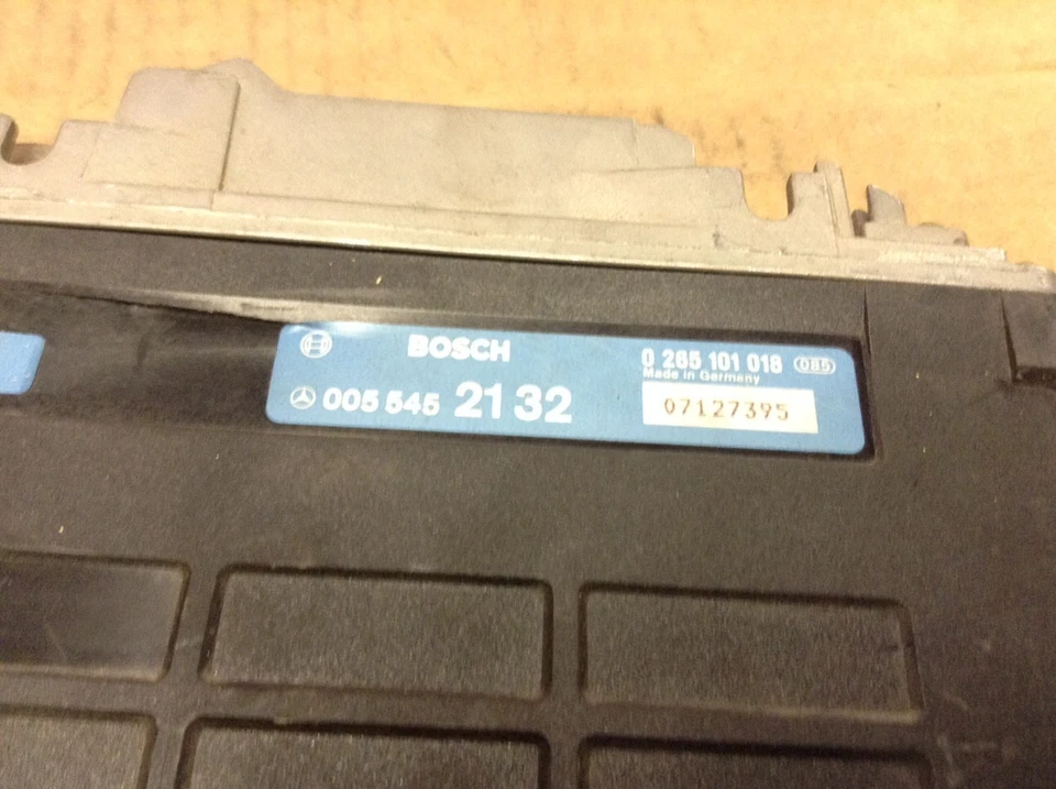 84 85 86 87 Mercedes Benz 300D 190D 300E ABS Electrical Chassis Control Module - Image 2 of 4