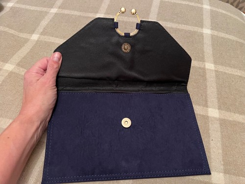 ASOS Navy Clutch Bag With Gold and Pearl Clasp Detail - Picture 4 of 6