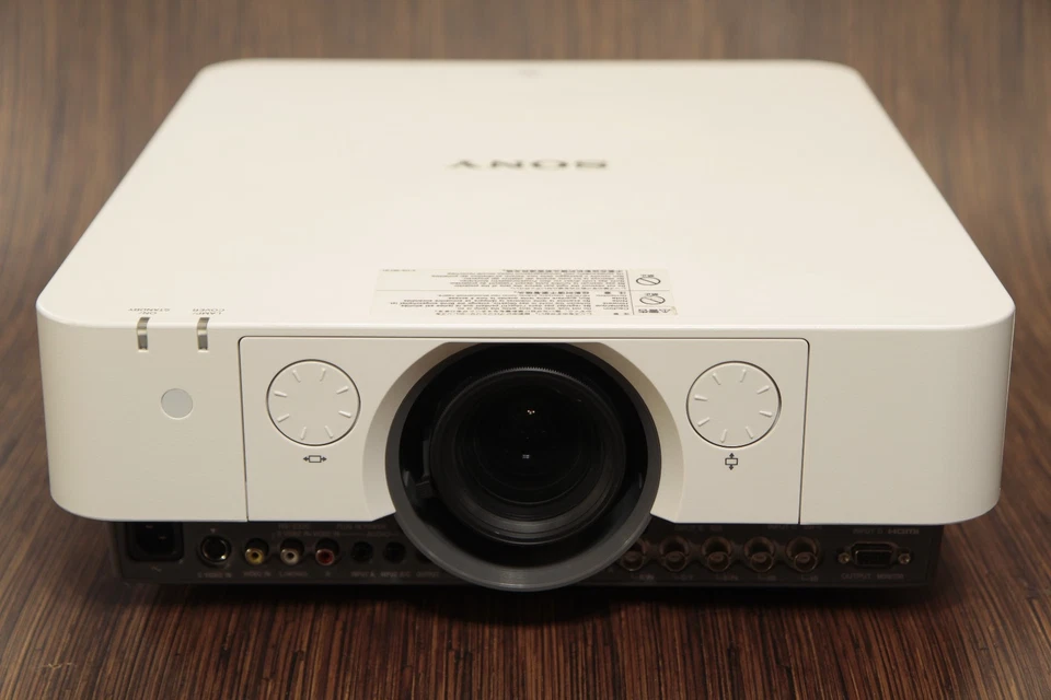 Proyector LCD Sony VPL-FH36 1080p WUXGA 5200 lúmenes HD - Nueva lámpara genuina de fábrica Foto 2 de 4