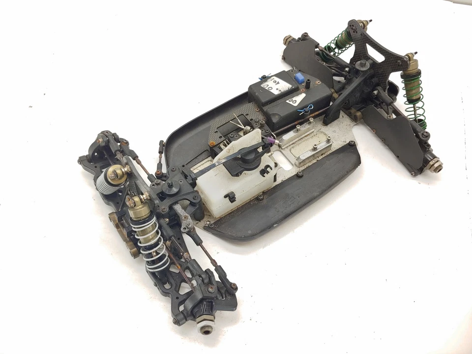 Xray X-Ray XB8 2016-2018 1/8 Nitro RC Racing Buggy Roller Slider Chassis Used - Image 3 of 4