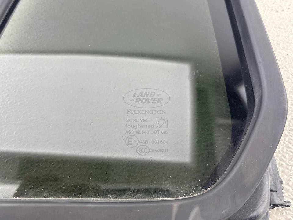 Land Rover Lr4 2010-2016 puerta trasera izquierda ventilación vidrio OEM Foto 2 de 4