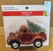Celebrate It Tiny Treasures Christmas Village Light Up Vintage Old Truck & Tree