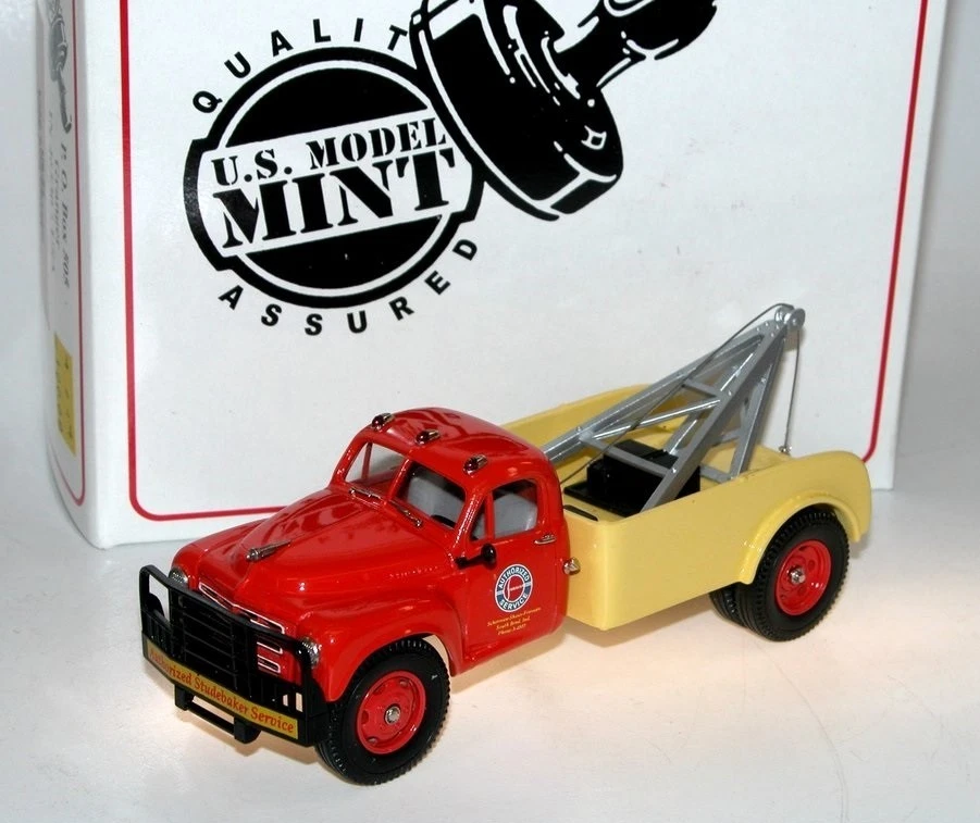 Studebaker Wrecker Truck 2R Semi Tractor 1950 (Brooklin 1:43 / US-32)