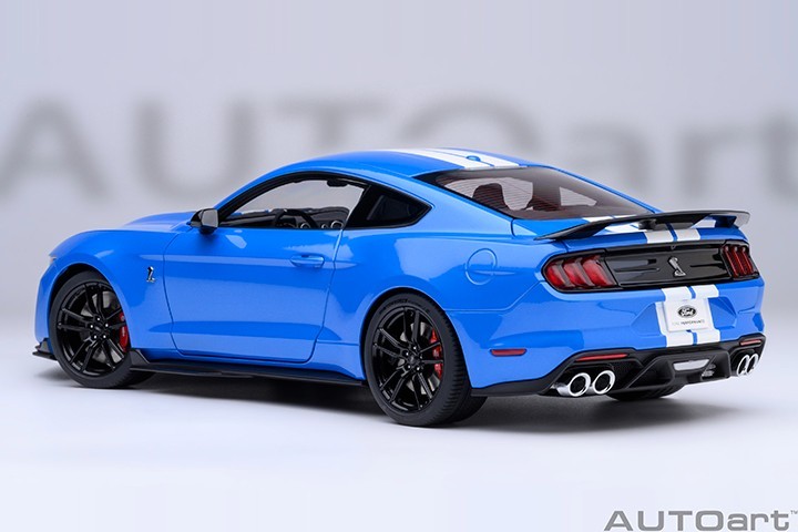 AUTOart FORD MUSTANG SHELBY GT-500 1/18 MODEL CAR GRABBER BLUE
