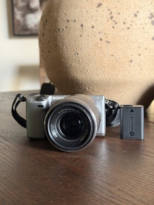 Sony Alpha NEX-5T 16.1MP Digital Camera - Silver W/ 18/55 Lens SEL1855 TESTED